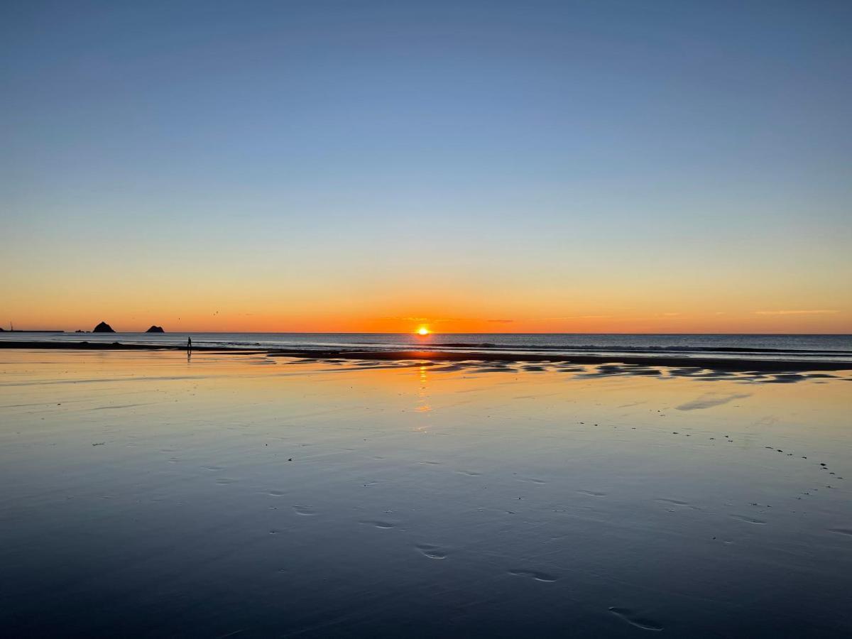 Ocean Front East End Beach House New Plymouth Eksteriør bilde