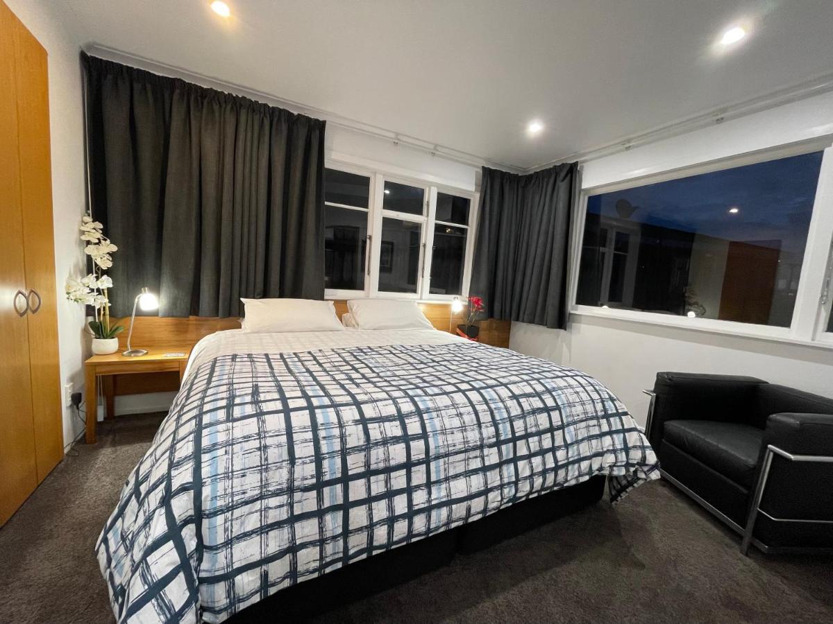 Ocean Front East End Beach House New Plymouth Eksteriør bilde