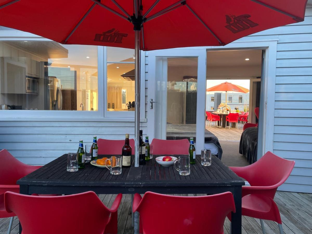 Ocean Front East End Beach House New Plymouth Eksteriør bilde