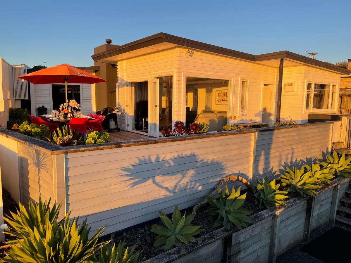Ocean Front East End Beach House New Plymouth Eksteriør bilde