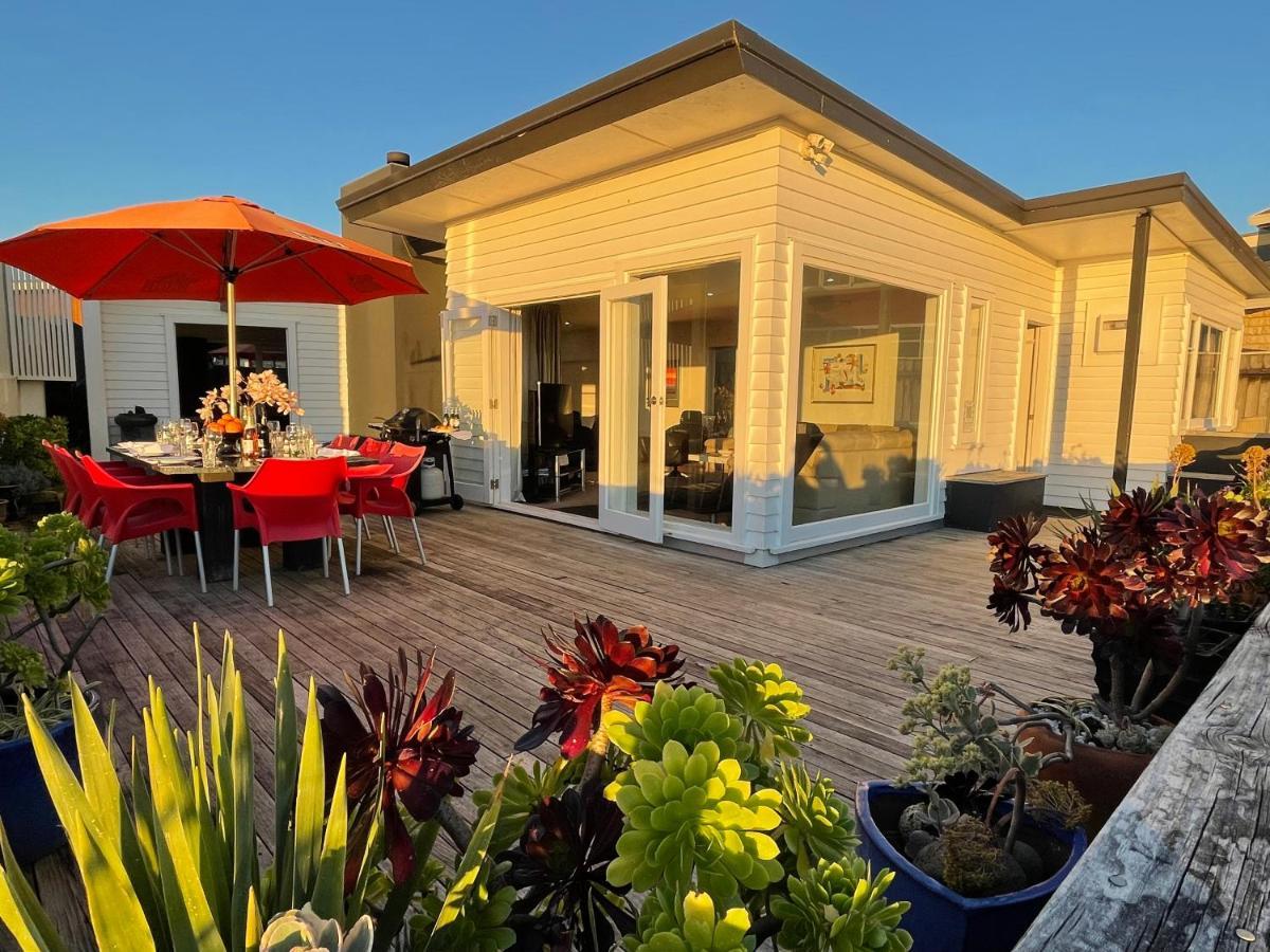 Ocean Front East End Beach House New Plymouth Eksteriør bilde