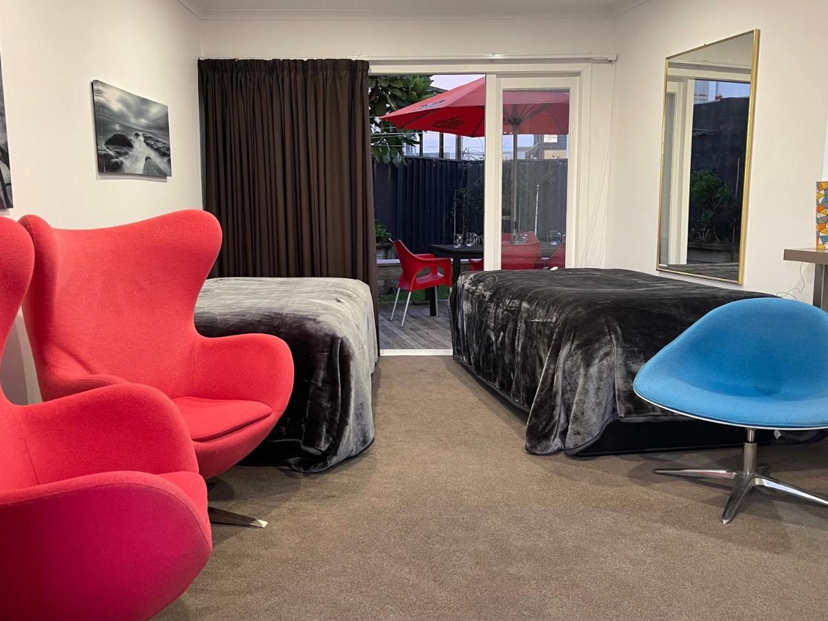 Ocean Front East End Beach House New Plymouth Eksteriør bilde