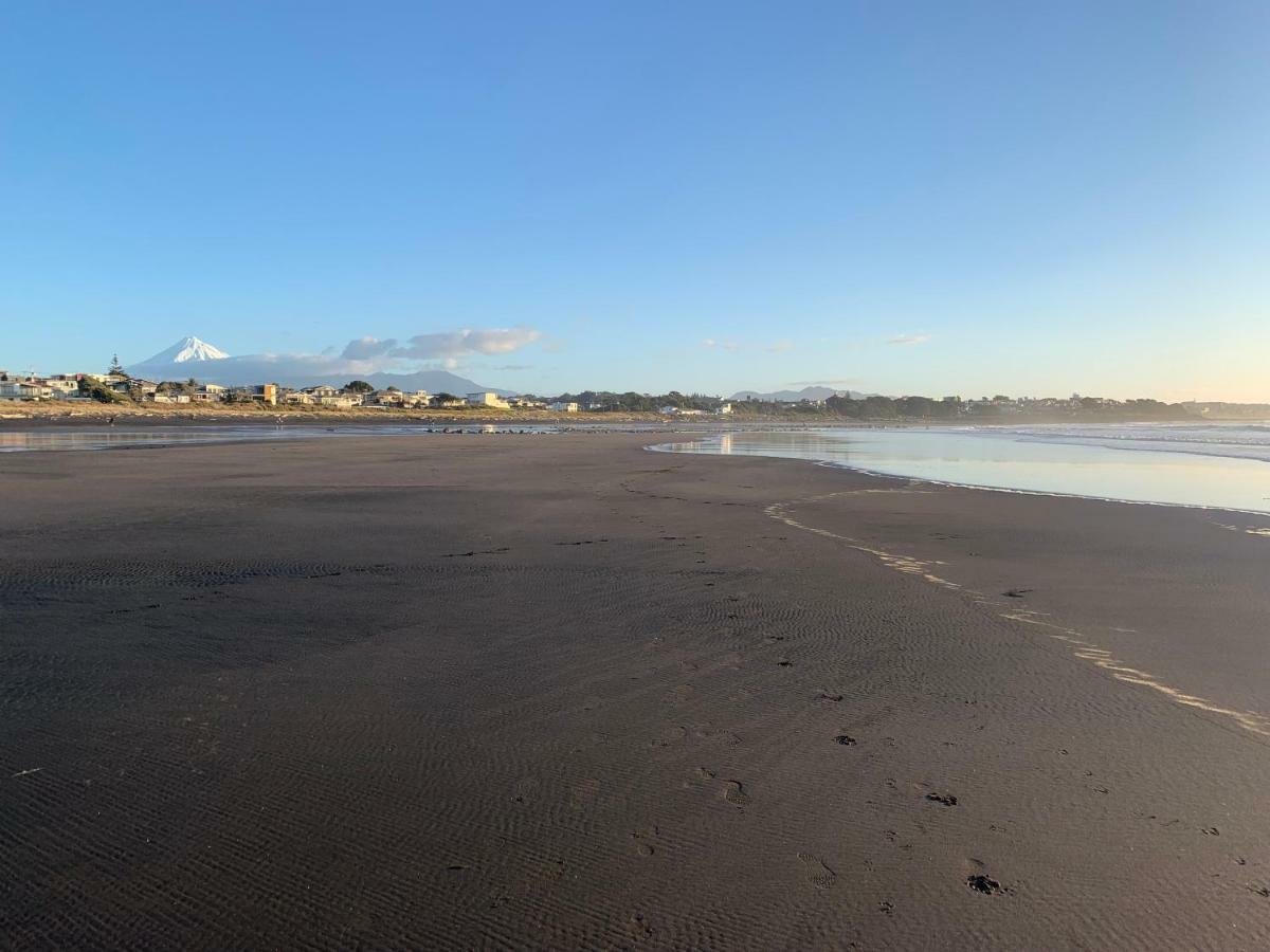 Ocean Front East End Beach House New Plymouth Eksteriør bilde